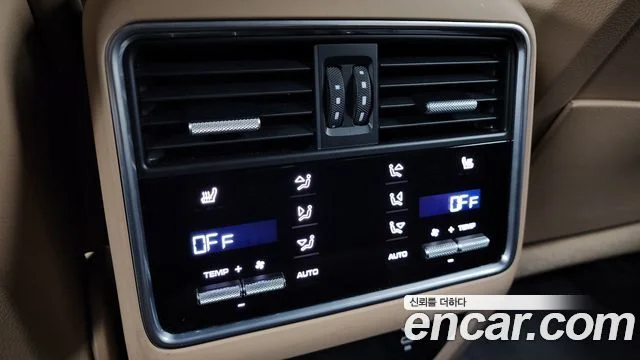 2021 Porsche 카이엔 (PO536)