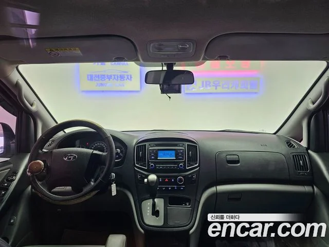 2018 Hyundai Grand Starex