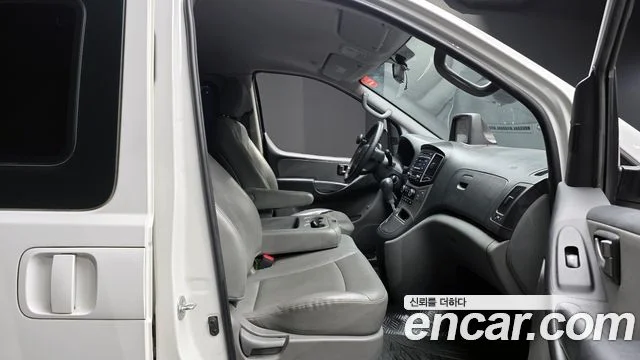 2016 Hyundai Grand Starex