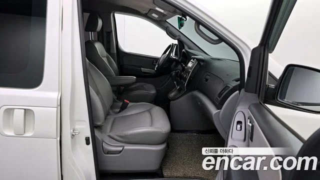 2014 Hyundai Grand Starex