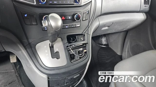 2015 Hyundai Grand Starex