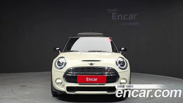2019 MINI Cooper S
