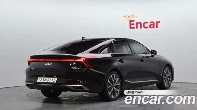 2021 Kia K8