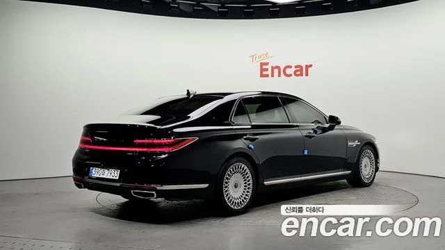 2020 Genesis G90