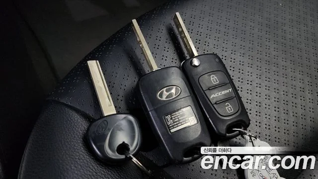 2012 Hyundai 엑센트(신형)