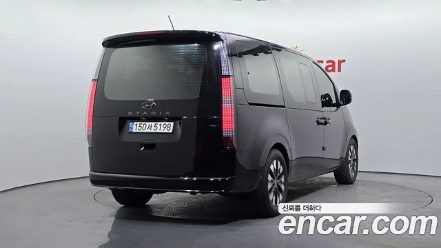 2021 Hyundai Staria
