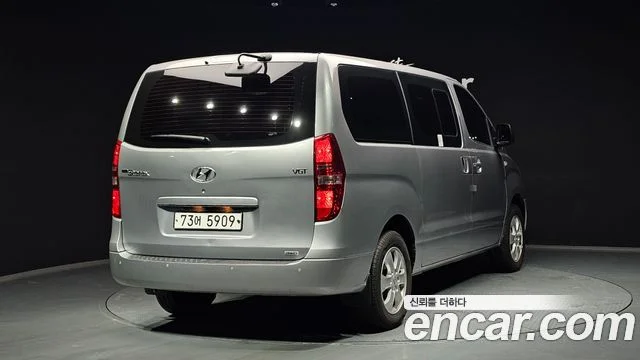 2014 Hyundai Grand Starex