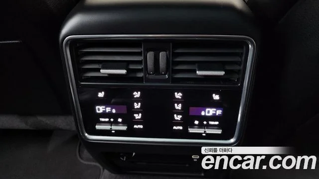 2022 Porsche 카이엔 (PO536)