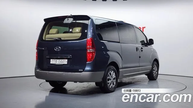 2017 Hyundai Grand Starex