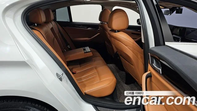 2017 BMW 5 Series (G30)