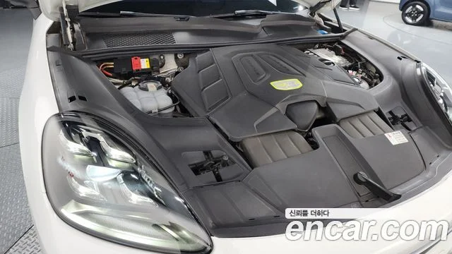 2020 Porsche 카이엔 (PO536)