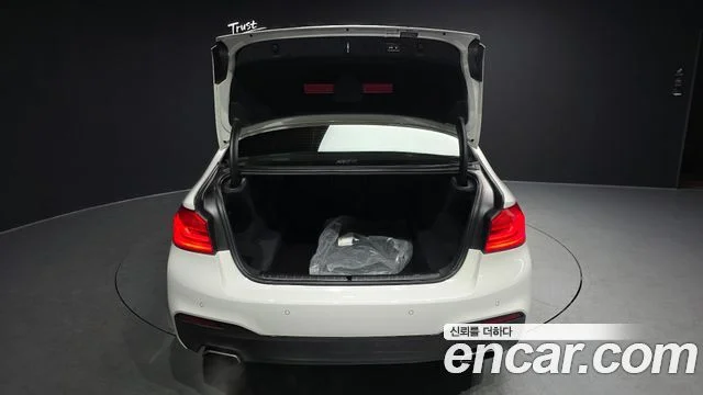 2017 BMW 5 Series (G30)