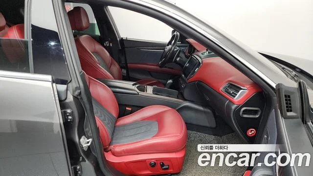 2018 Maserati 기블리