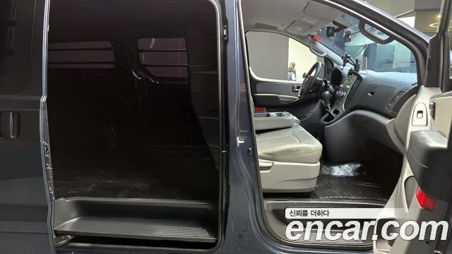 2014 Hyundai Grand Starex