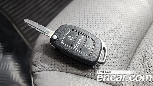 2017 Hyundai Grand Starex