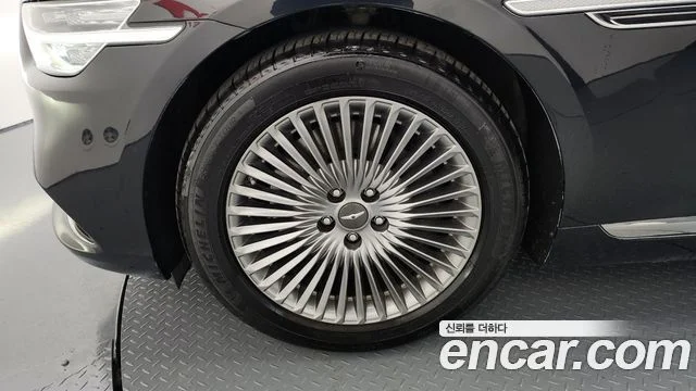 2020 Genesis G90