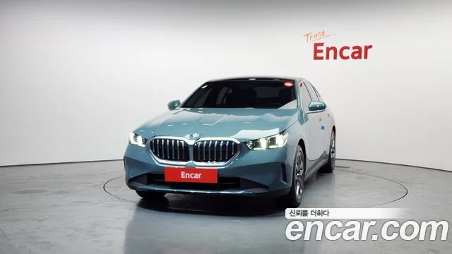 2024 BMW 5 Series (G60)