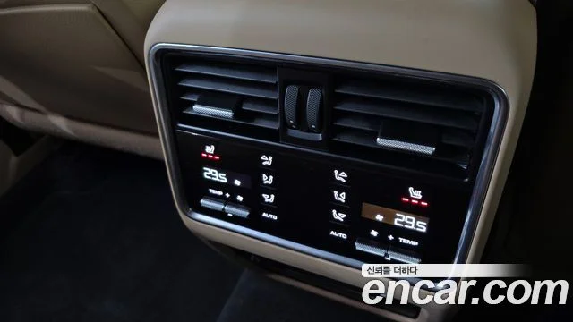 2022 Porsche 카이엔 (PO536)