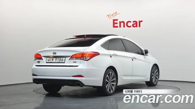 2014 Hyundai i40 살룬