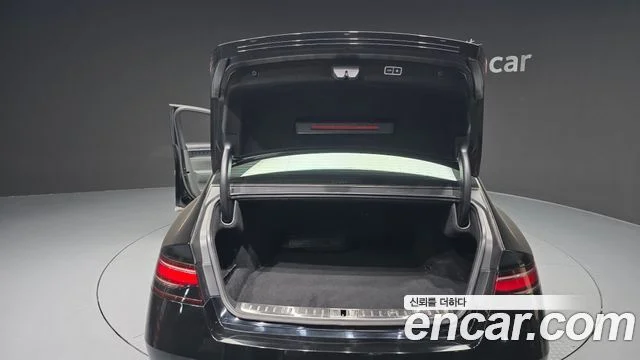 2022 Genesis G90 (RS4)