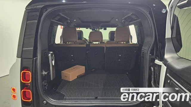 2025 Land Rover Defender (L663)