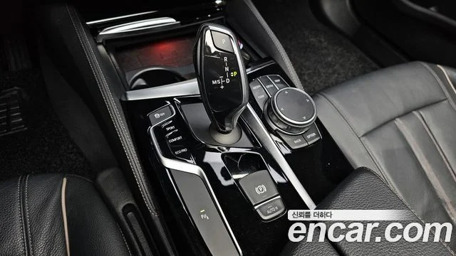 2018 BMW 5 Series (G30)