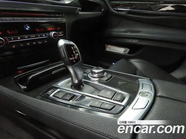 2012 BMW 7 Series (F01)