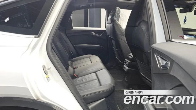 2022 Audi Q4 e-트론 (F4)