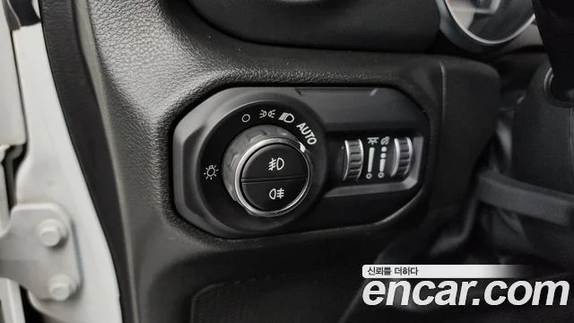 2022 Jeep 랭글러 (JL)