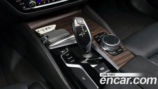 2018 BMW 5 Series (G30)