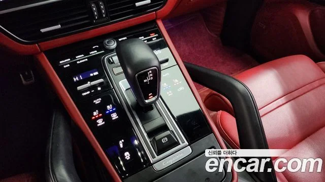 2021 Porsche 카이엔 (PO536)