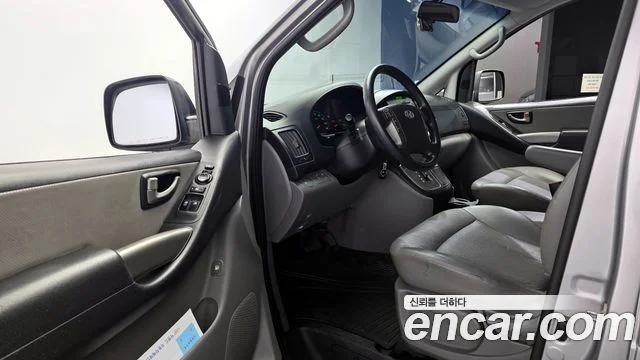 2015 Hyundai Grand Starex