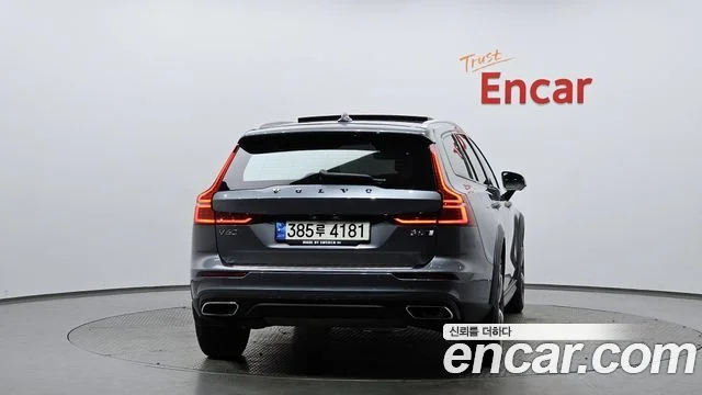 2021 Volvo V60 크로스컨트리 2세대