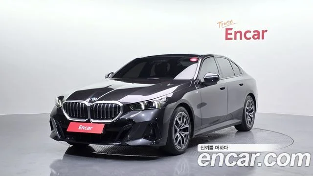 2024 BMW 5 Series (G60)