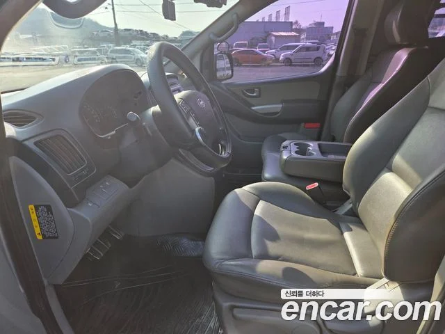 2015 Hyundai Grand Starex