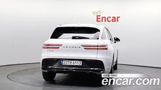 2025 Genesis GV70