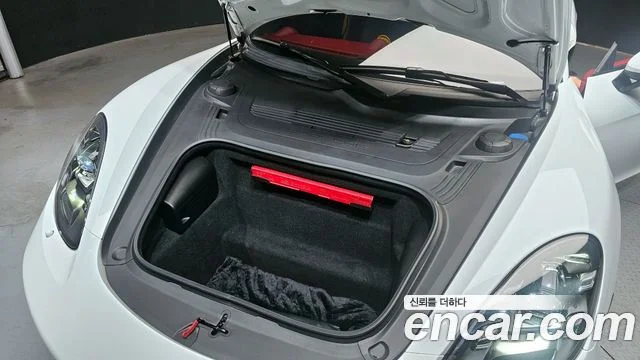 2021 Porsche 718 카이맨