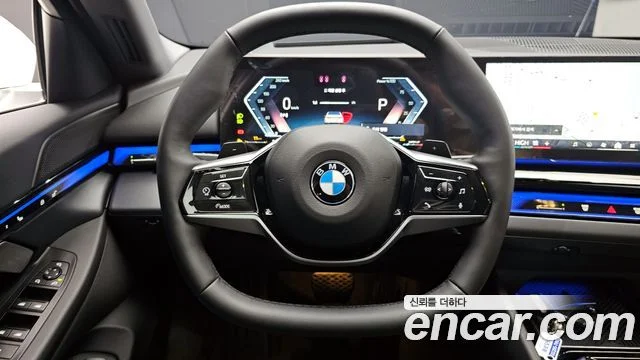 2025 BMW 5 Series (G60)