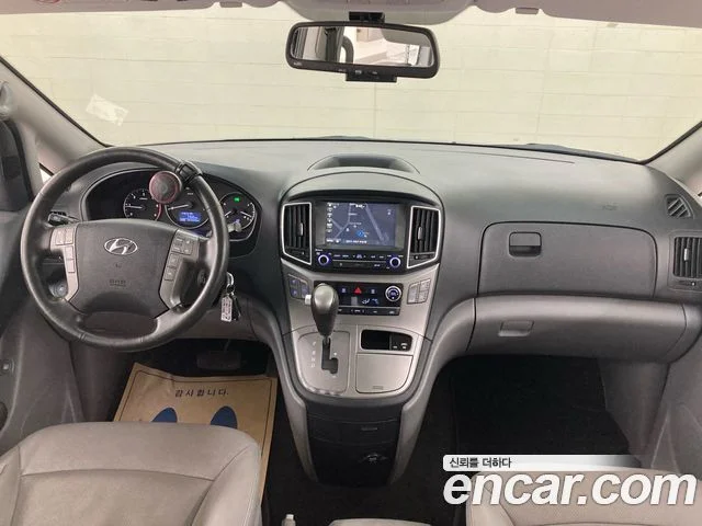 2019 Hyundai Grand Starex (New)