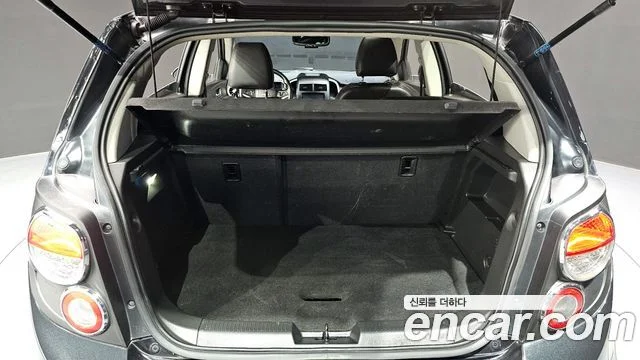 2014 Chevrolet 아베오 해치백