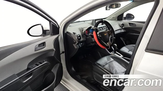 2015 Chevrolet 아베오 세단