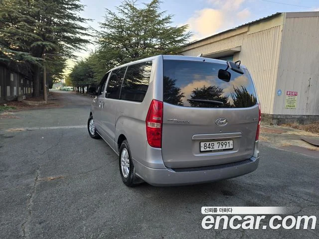 2016 Hyundai Grand Starex