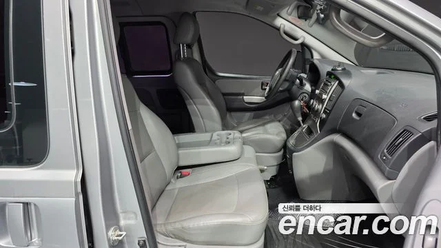 2014 Hyundai Grand Starex