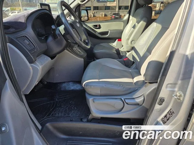 2013 Hyundai Grand Starex