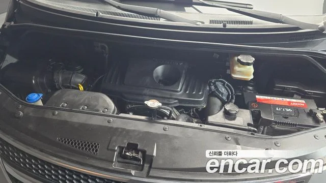 2014 Hyundai Grand Starex