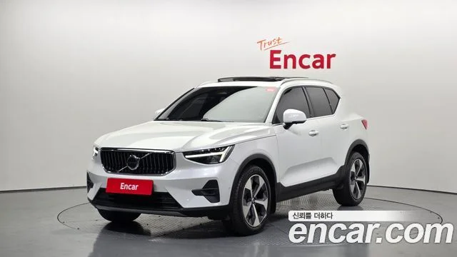 2022 Volvo XC40