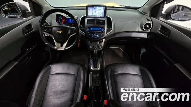 2013 Chevrolet 아베오 세단