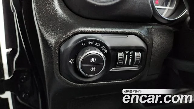 2022 Jeep 랭글러 (JL)