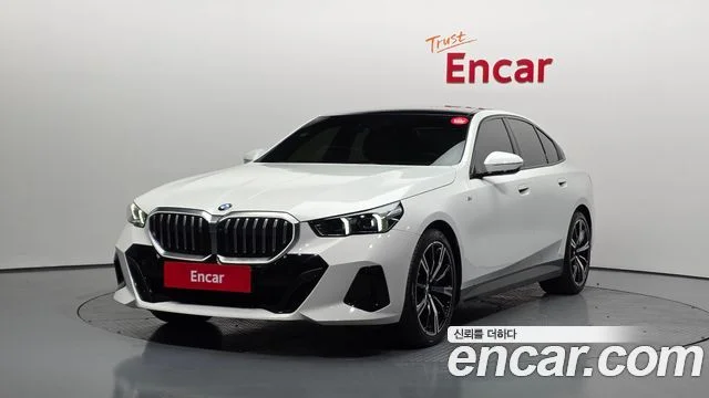 2025 BMW 5 Series (G60)