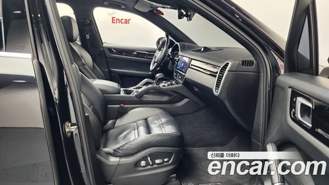 2020 Porsche 카이엔 (PO536)